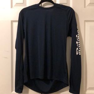 🎉6/$30 bundle🎉Columbia long sleeve with hood